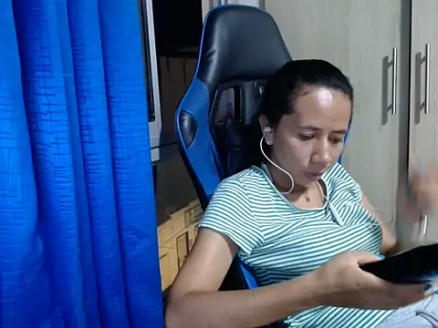 Snapshot of Erotic_latina chatting on September 24, 1:20 am Erotic latina online show from September 24, 1:20 am