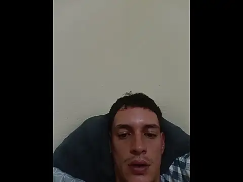 Snapshot of zeus67wrer chatting on November 14, 5:28 am zeus67wrer online show from November 14, 5:28 am