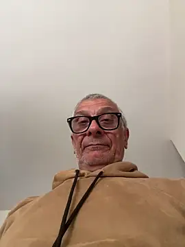 Snapshot of 4n4l1zz4m1 chatting on March 24, 3:06 pm 4n4l1zz4m1 online show from March 24, 3:06 pm