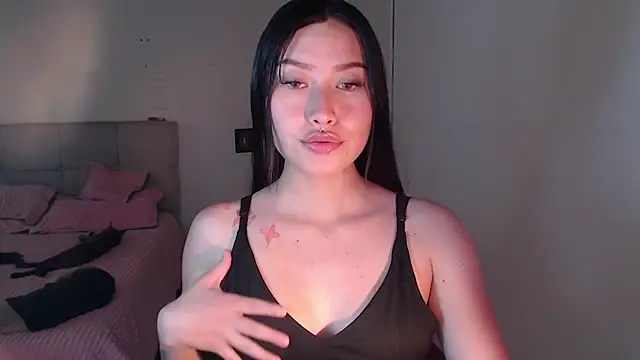 Emilyswan04 online show from January 11, 6:33 pm