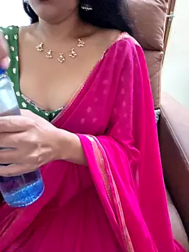 Snapshot of Roja-Telugu777 chatting on May 2, 1:10 am Roja-Telugu777 online show from May 2, 1:10 am