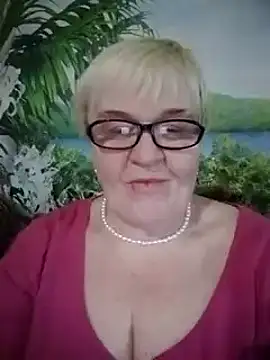Snapshot of VioletSweet566 chatting on February 23, 3:18 pm VioletSweet566 online show from February 23, 3:18 pm