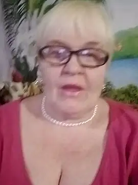 Snapshot of VioletSweet566 chatting on February 28, 8:39 pm VioletSweet566 online show from February 28, 8:39 pm