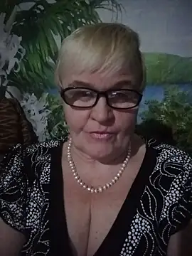 Snapshot of VioletSweet566 chatting on March 7, 10:43 pm VioletSweet566 online show from March 7, 10:43 pm