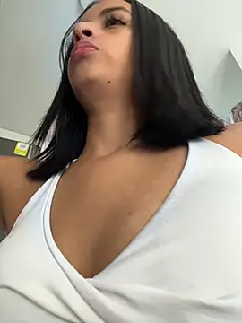 Laura fernandezII online show from February 22, 1:31 pm