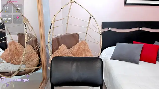 Snapshot of LenaRuiz_ chatting on March 3, 12:11 pm LenaRuiz online show from March 3, 12:11 pm