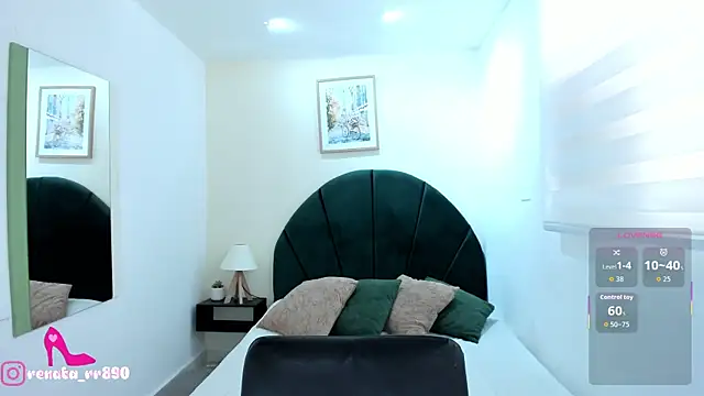 Snapshot of LenaRuiz_ chatting on May 4, 12:12 pm LenaRuiz online show from May 4, 12:12 pm