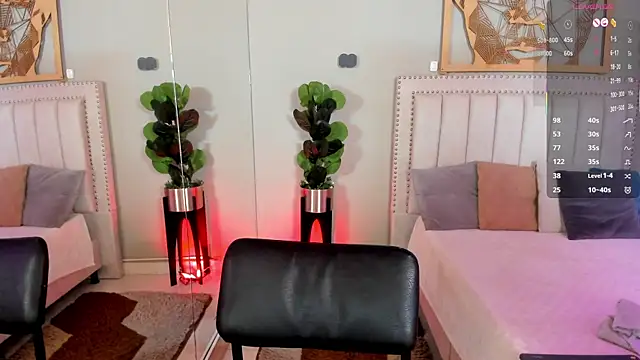 Snapshot of LenaRuiz_ chatting on July 16, 12:11 pm LenaRuiz online show from July 16, 12:11 pm