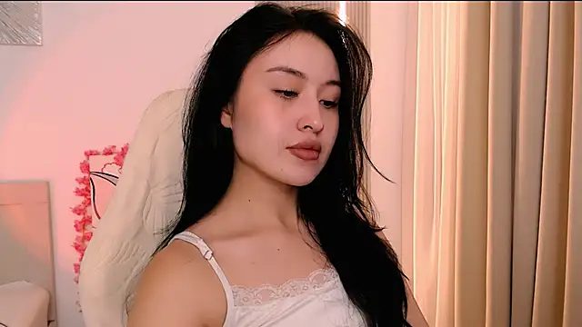 Snapshot of Ann__Cute chatting on June 13, 12:25 pm Ann Cute online show from June 13, 12:25 pm