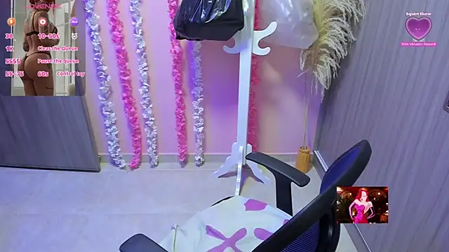 Snapshot of KAROL_MILF chatting on July 25, 9:23 pm KAROL MILF online show from July 25, 9:23 pm