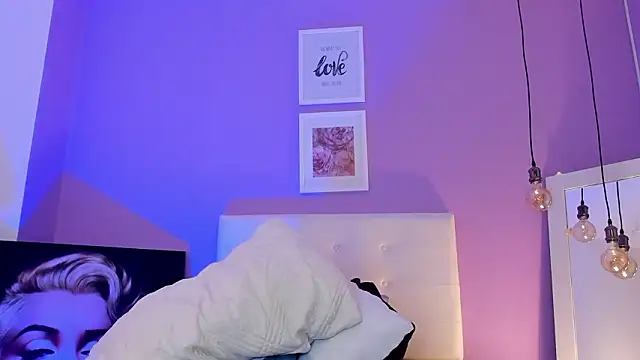 Charlotte11-11 online show from March 8, 2:04 am