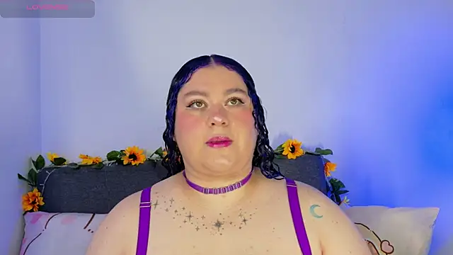 lunitaa0 online show from March 31, 4:02 am