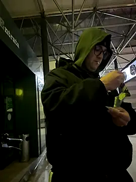 Snapshot of ErPumas126 chatting on December 2, 7:27 pm ErPumas126 online show from December 2, 7:27 pm