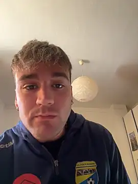 Snapshot of ErPumas126 chatting on October 7, 2:58 pm ErPumas126 online show from October 7, 2:58 pm