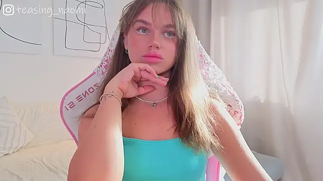 Snapshot of aesthetics__tease chatting on July 11, 12:46 am aesthetics tease online show from July 11, 12:46 am