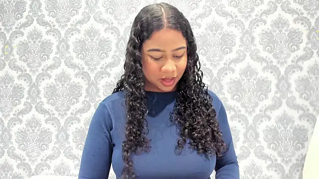 Sofi Fox  online show from December 3, 7:45 pm