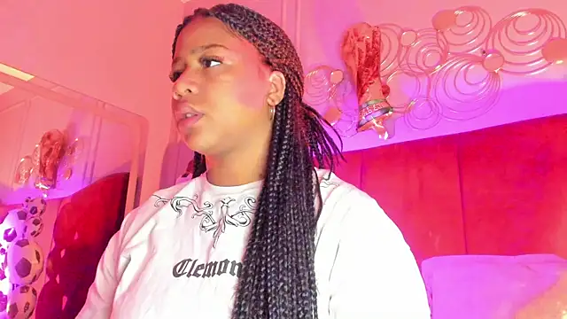 Snapshot of Sofi_Fox_ chatting on July 10, 4:28 am Sofi Fox online show from July 10, 4:28 am