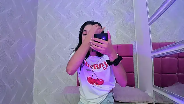 Snapshot of natalia_aguirre1 chatting on January 22, 12:27 pm natalia aguirre1 online show from January 22, 12:27 pm