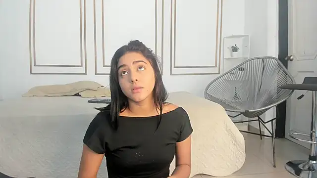 Snapshot of natalia_aguirre1 chatting on October 5, 12:14 pm natalia aguirre1 online show from October 5, 12:14 pm