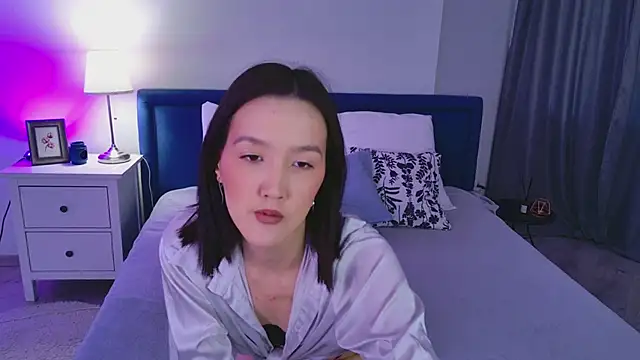 CarrieAmber online show from April 10, 2:33 pm