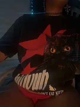 loveluna8 online show from March 27, 11:59 pm