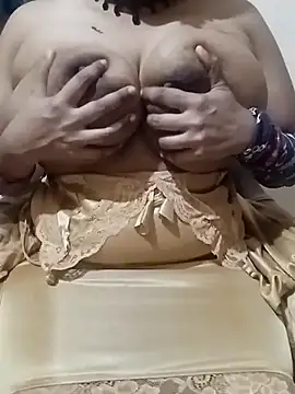 Snapshot of MONA_DARLING31 chatting on March 5, 3:51 am MONA DARLING31 online show from March 5, 3:51 am