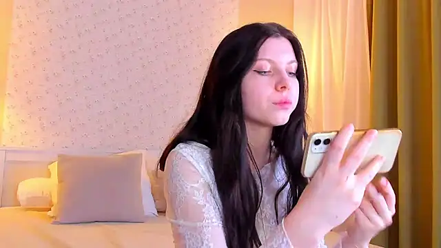 Sandra  Cute online show from December 6, 8:15 am