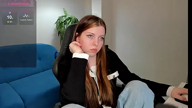 Sandra  Cute online show from February 3, 11:31 am