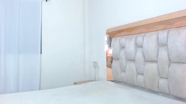 Snapshot of lolaperrys chatting on December 23, 2:56 am lolaperrys online show from December 23, 2:56 am