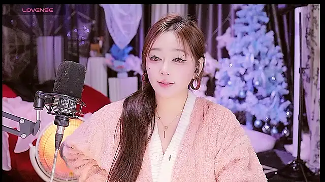 Snapshot of Missy_Nana21 chatting on January 4, 4:11 pm Missy Nana21 online show from January 4, 4:11 pm