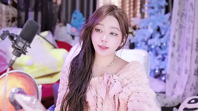 Snapshot of Missy_Nana21 chatting on February 6, 4:25 pm Missy Nana21 online show from February 6, 4:25 pm