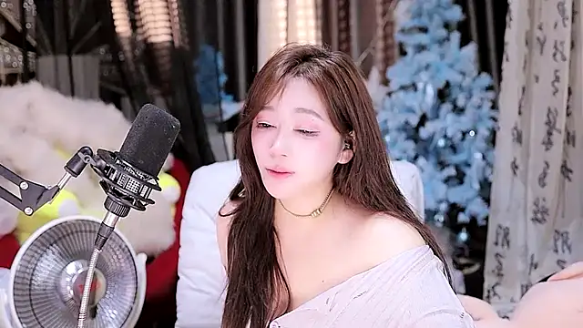 Snapshot of Missy_Nana21 chatting on February 27, 6:20 pm Missy Nana21 online show from February 27, 6:20 pm