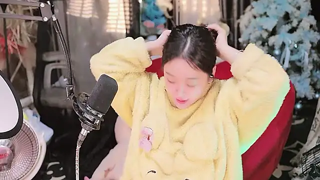 Snapshot of Missy_Nana21 chatting on November 8, 4:18 pm Missy Nana21 online show from November 8, 4:18 pm