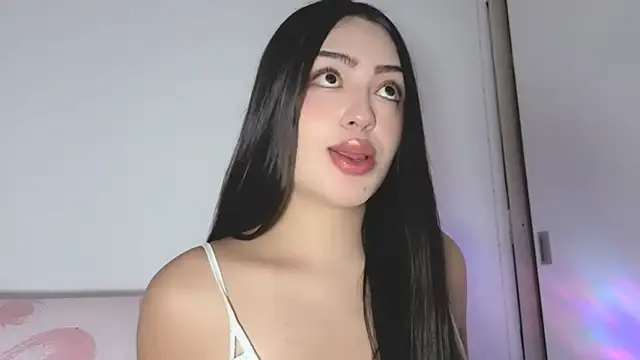 Sweet-Sophiee online show from April 23, 3:30 am