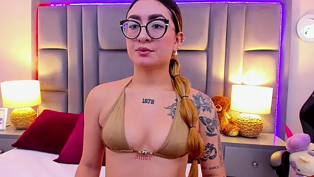 AmbarSantany online show from September 9, 1:10 pm