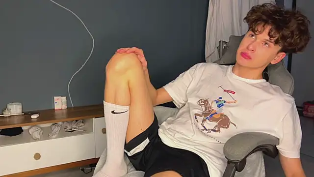 alyx garden online show from December 26, 4:04 pm