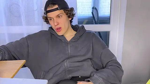 alyx garden online show from April 13, 10:43 am