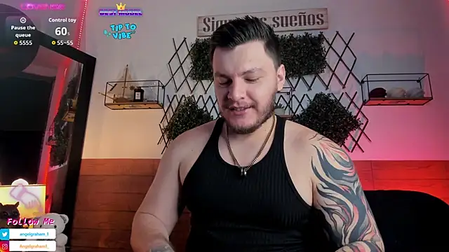 Snapshot of Angelgraham_1 chatting on December 2, 4:35 pm Angelgraham 1 online show from December 2, 4:35 pm