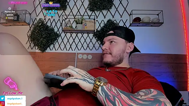 Snapshot of Angelgraham_1 chatting on January 7, 5:04 pm Angelgraham 1 online show from January 7, 5:04 pm