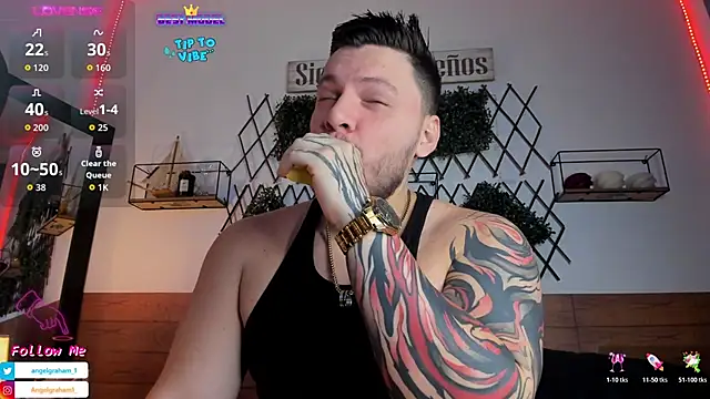 Snapshot of Angelgraham_1 chatting on February 13, 4:25 pm Angelgraham 1 online show from February 13, 4:25 pm