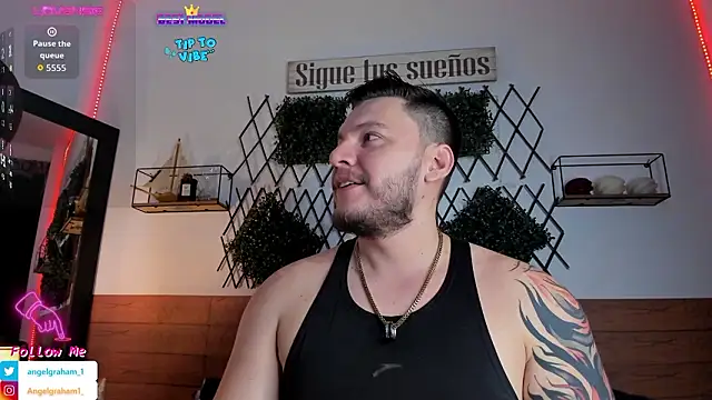 Snapshot of Angelgraham_1 chatting on March 11, 5:30 pm Angelgraham 1 online show from March 11, 5:30 pm