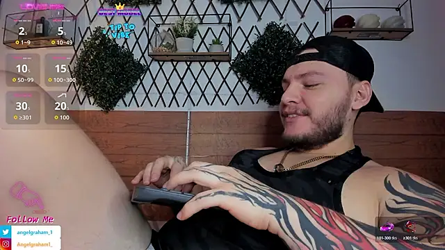 Snapshot of Angelgraham_1 chatting on March 17, 4:32 pm Angelgraham 1 online show from March 17, 4:32 pm