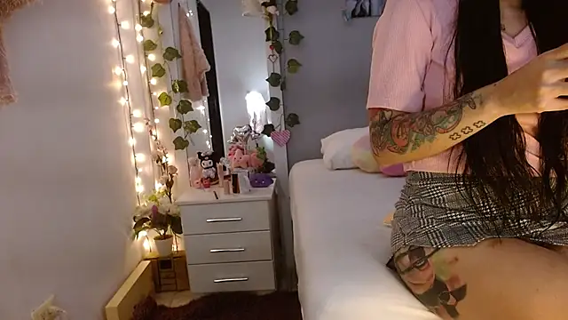 Snapshot of Kimandyuk chatting on March 21, 1:56 am Kimandyuk online show from March 21, 1:56 am