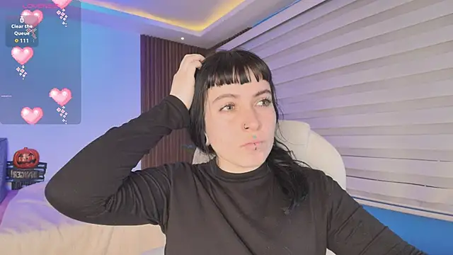 Snapshot of Lucy_Smith2 chatting on October 6, 7:44 pm Lucy Smith2 online show from October 6, 7:44 pm