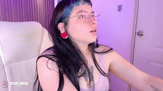 Lucy Smith2 online show from April 11, 3:55 am