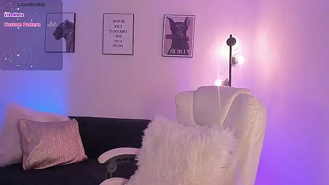 Snapshot of Emilyymilleer_ chatting on June 7, 5:06 pm Emilyymilleer online show from June 7, 5:06 pm