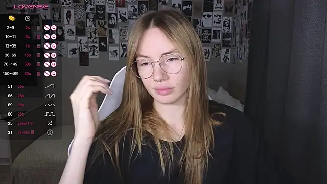 littlevildevil online show from April 5, 10:01 am