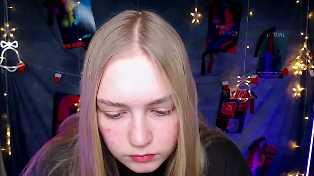 Snapshot of MademoiselleCl chatting on January 18, 1:15 pm MademoiselleCl online show from January 18, 1:15 pm