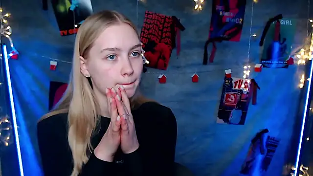 Snapshot of MademoiselleCl chatting on January 19, 1:15 pm MademoiselleCl online show from January 19, 1:15 pm