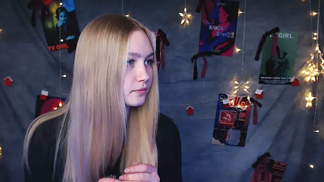 Snapshot of MademoiselleCl chatting on February 2, 1:21 pm MademoiselleCl online show from February 2, 1:21 pm